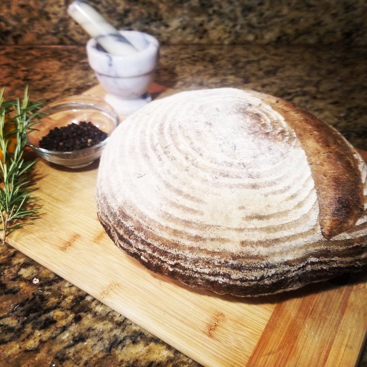 KneadProofBaker's tweet photo. Rosemary Lemon Pepper Sourdough Boule...the smell of this baking filled the house with the most amazing arouma...make sure to follow for the video cutting into this crusty boule of love
#sourdoughstarter #bread #breadobsessed #levan   #sourdoughbread  #homebaking    #baking https://t.co/DyyAApp9wS