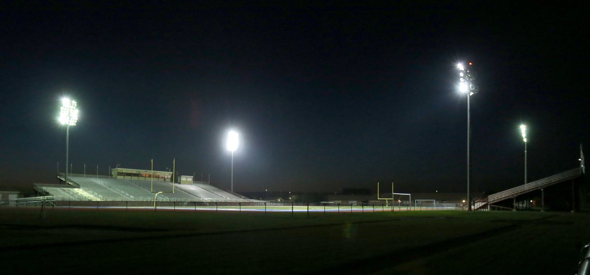 JDavis_ExPhotog's tweet photo. There was a glow in the sky Friday night for @ACTnF @WolvesAthletics @pc_saints and @AberRoncalli @roncallicavsxc @nsuwolves_tfcc and other @VisitAberdeenSD sports teams as Swisher Field was lit for #BeTheLight https://t.co/LTFT6wfY9T