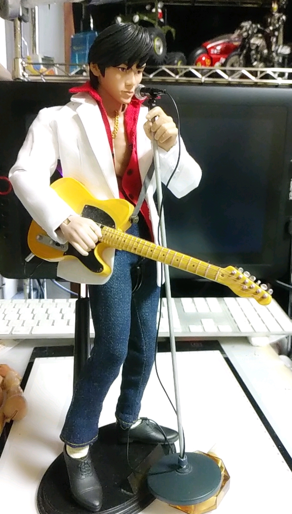 尾崎豊フィギュア・CD6枚セット 尾崎豊フィギュア・CD6枚セット 尾崎豊フィギュア・CD6枚セット