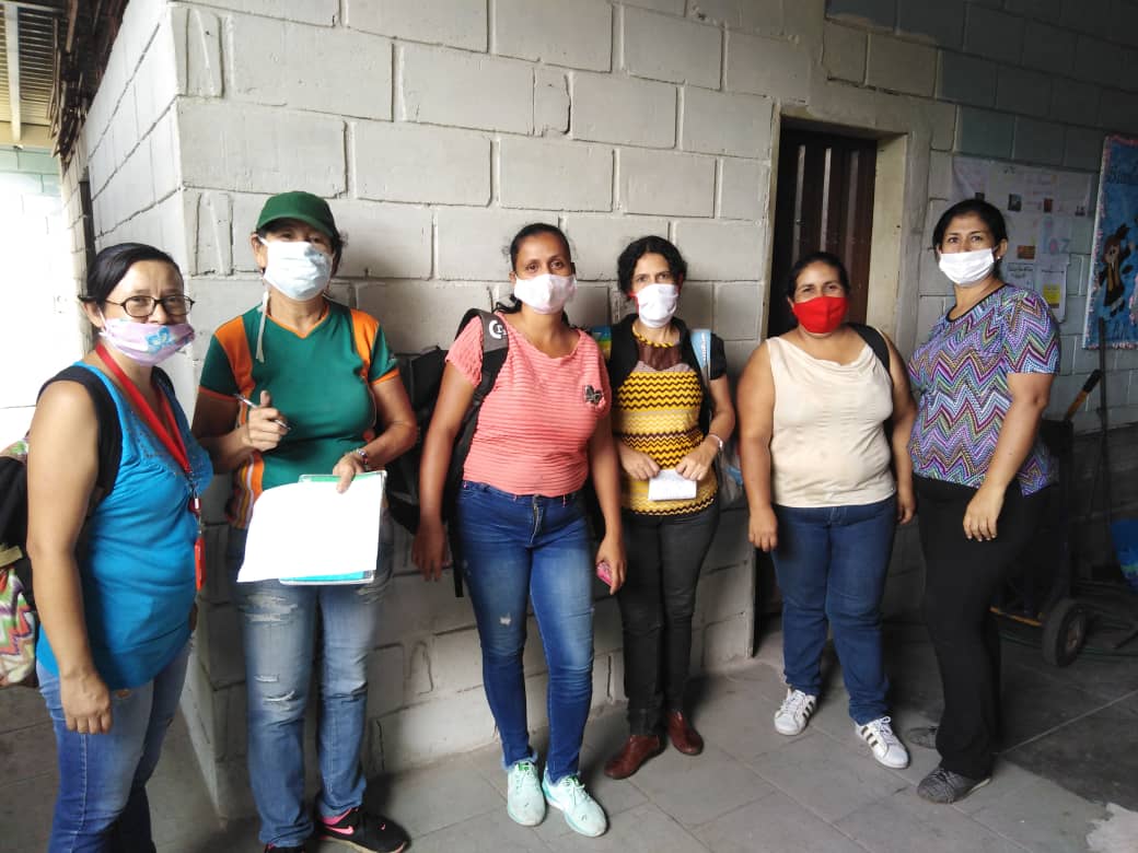 Equipo de circuitos del.municipio Forbes activos en la esc. Simón Bolívar apoyados por la prof Erika Hernández jefa de la división de comunidades educativas tachira
