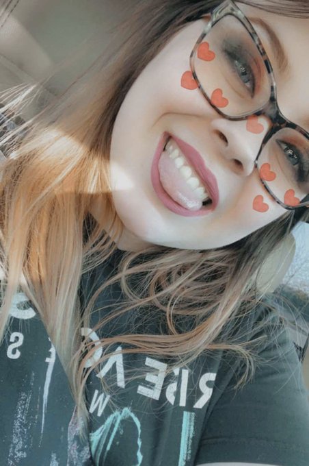 Emily Raie’s pics and videos