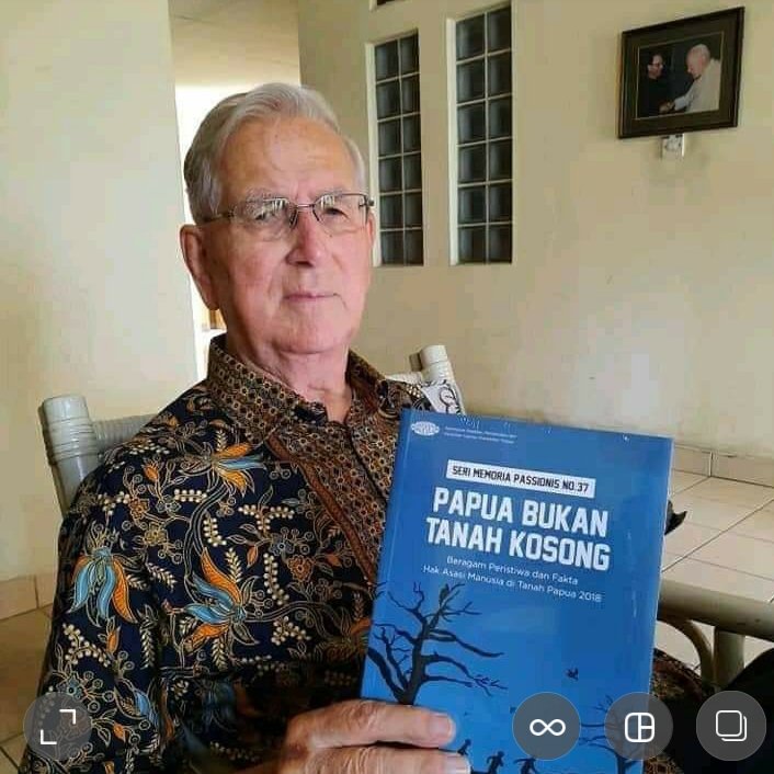 pigai_wilhelmus's tweet photo. Selamat jalan kerumah Bapa disurga Pater Frans Lieshout,OFM. semua pesan dan karyamu selama 56 tahun mengabdi &amp;  bertugas ditanah Papua, akan kami kenang selalu.  Doa kami Pater diterima Bapa disurga dan selalu mendoakan kami ditanah papua https://t.co/yVPFY8nmUT