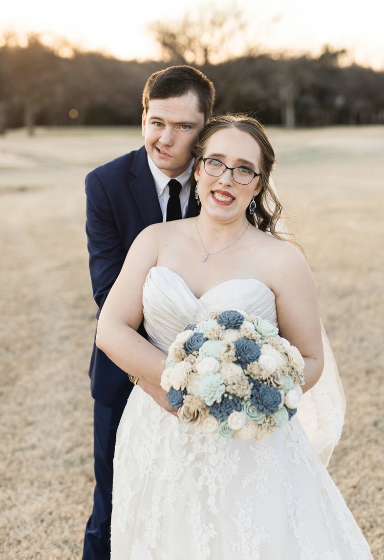 Drummerchic2226's tweet photo. Wedding photos came back today! Here’s a few of the best ones! With @FloydFan918 https://t.co/JO6W9njdDI