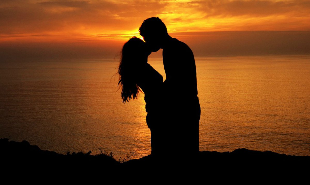 lectorperverso's tweet photo. Amoré mío  

¿Sabes una cosa?
 
En estos días me ha dado por pensar muchas cosas, muchas de las cuales me tienen muy intrigado y quisiera saber la verdad. ¿A qué saben tus labios? ¿Tus ojos son azucarados?

continúa... https://t.co/1VhXp59OwD