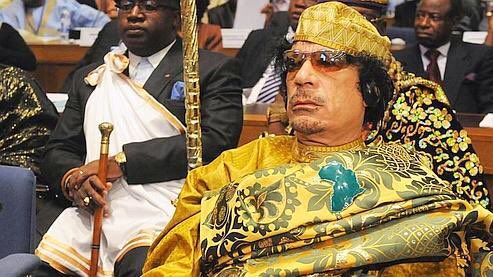 D’aucuns le qualifiaient de tyrannique, de dictateur mais on ne peut ôter à khadafi son panafricanisme et révolutionnarisme. Contrairement à la plupart des dictateurs africains pro occidententaux qui extorquaient le bien commun, lui pensait à sa nation