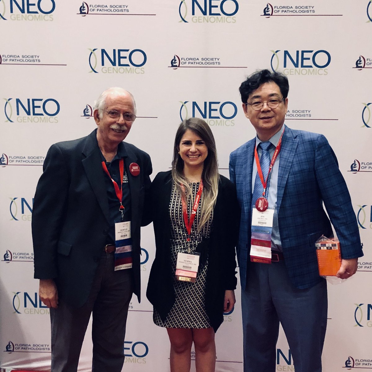 TemmaKauf's tweet photo. And for my first tweet, here’s one of my favorite photos from #FSP2020. It was great catching up with Dr. Levitt (my med school pathology teacher 😃) and getting to meet Dr. Zhai! #FlashbackFriday @ZhaiJim @FLPathologists https://t.co/t5MoPStBMm