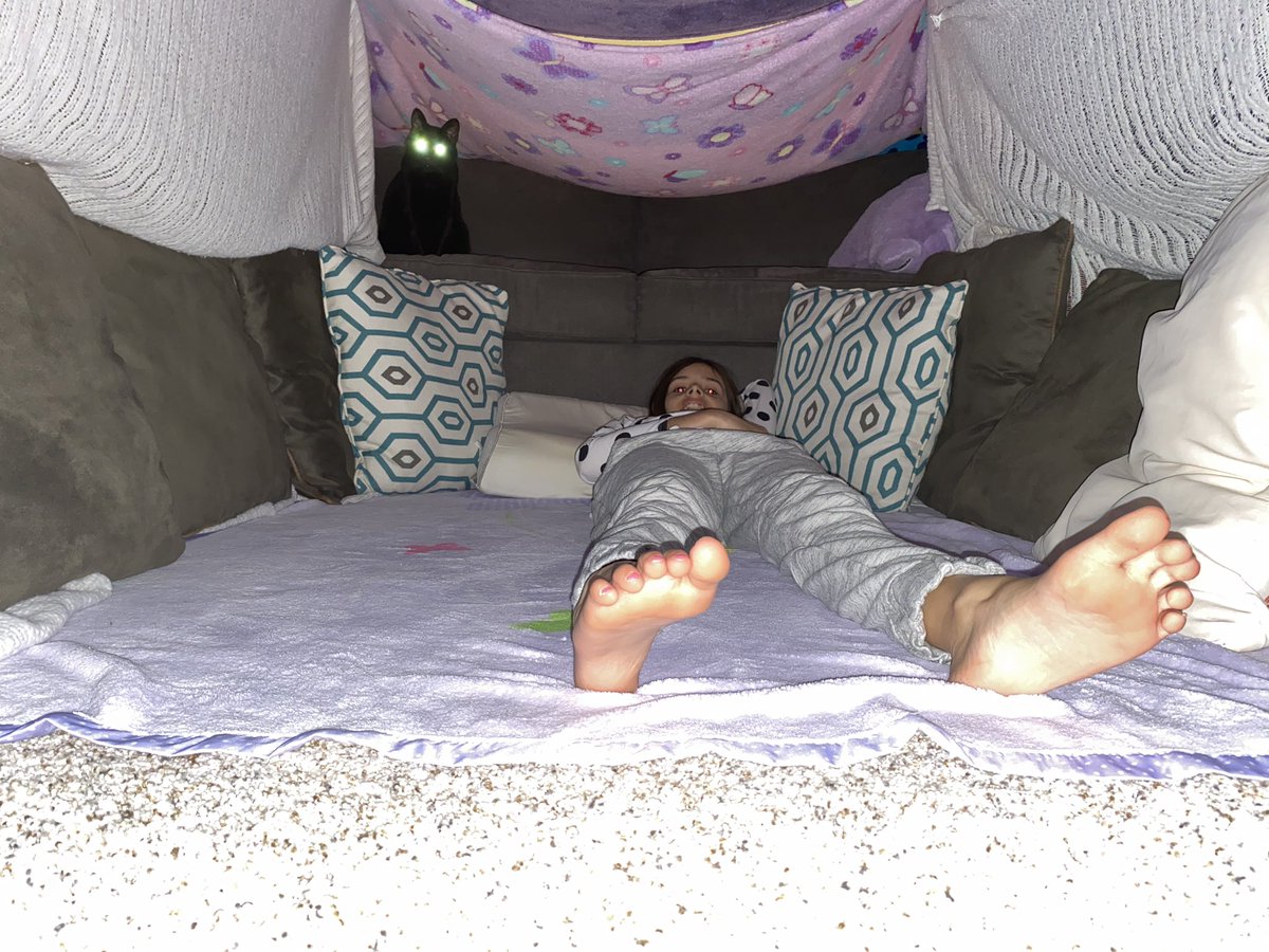 kdata75's tweet image. Fort building 101 #highlandathome