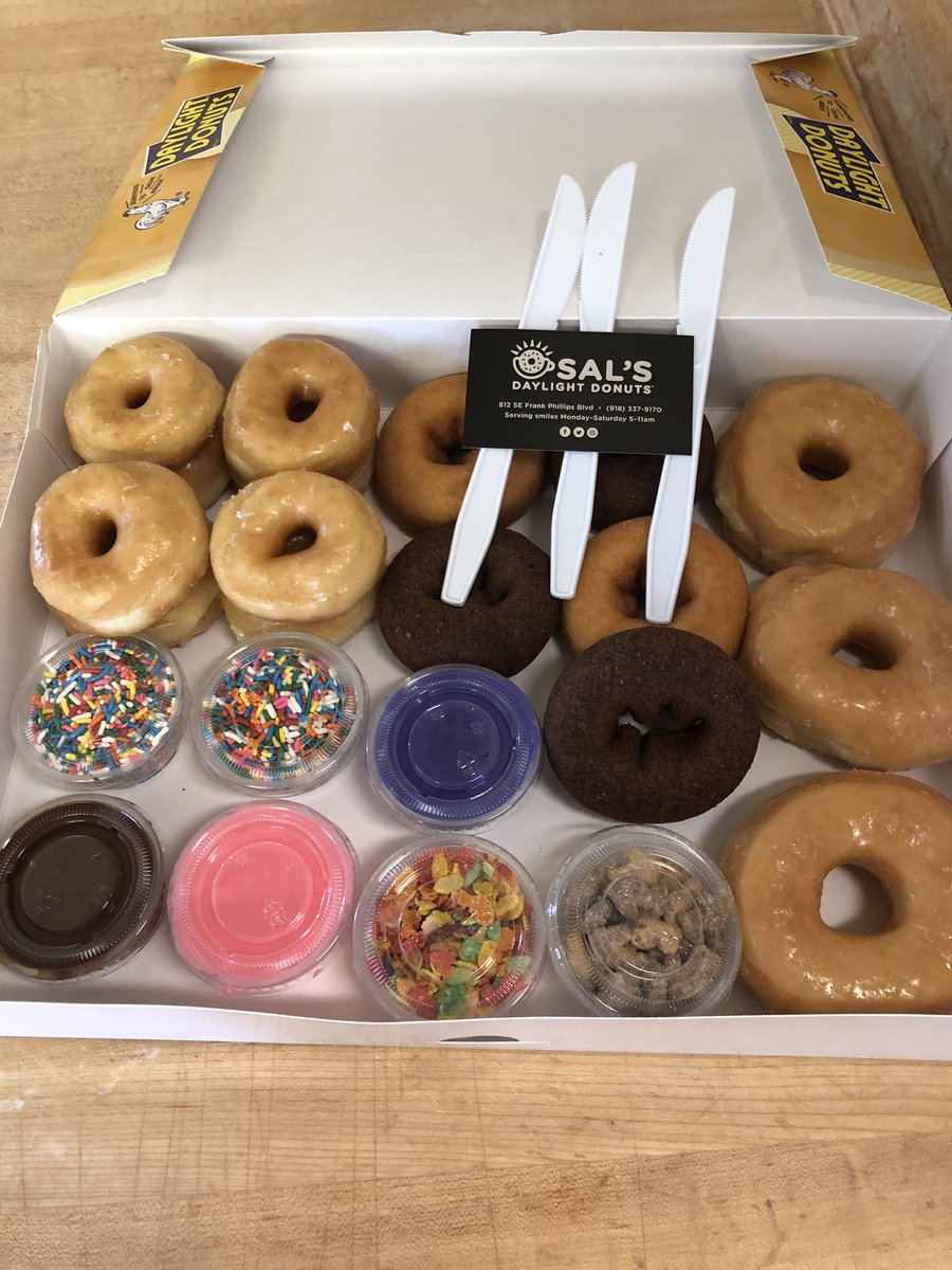 SalsDaylight's tweet photo. WERE GIVING AWAY A DONUT DECORATING KIT TOMORROW AT 10:00AM!

Follow the GREEN check mark to ENTER!

Only location: 812 SE Frank Phillips Blvd.!

#AlwaysBetterAtSals
#TagShareLikeComment ✅
#CityOfBartlesvilleOK https://t.co/CkfEvmxDkJ