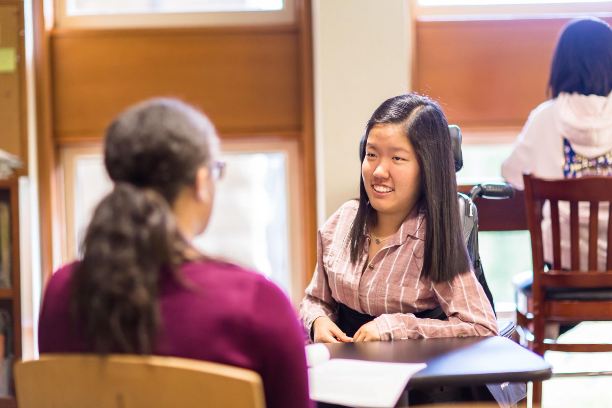 Человек делает домашнюю работу. I think studying. Книга человек. I think studying. Студент картинка.