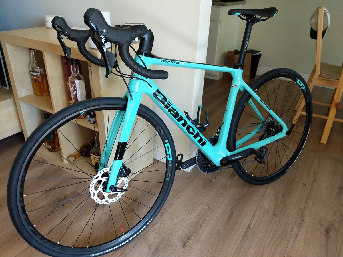 Bio_JessMcGee's tweet photo. A new love in my life ♥️ Bianchi Infinto XE.  Such a smooth ride. #NewBikeDay #Bianchi #InfintoXE https://t.co/wAkiHzvfMD