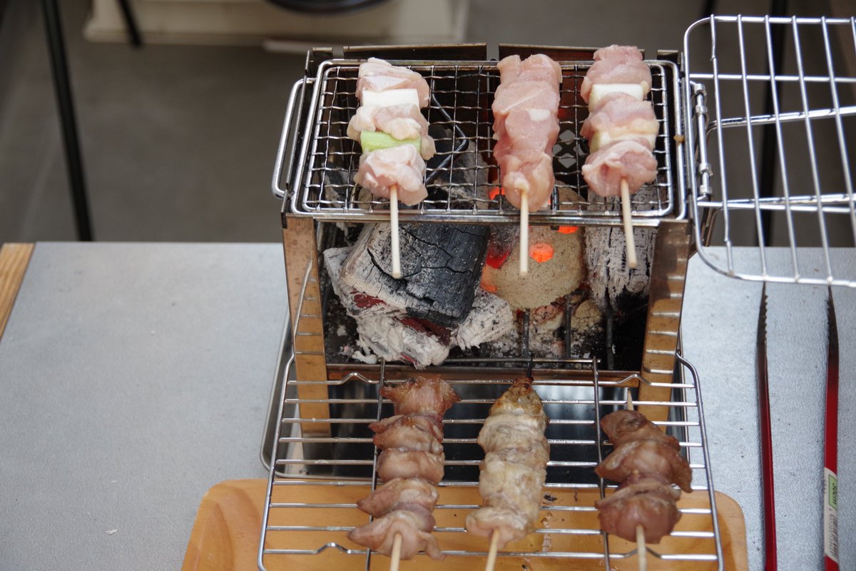 すずパパ ぼくキャン On Twitter スーパー焼き鳥システム キャプテンスタッグのb6君 違う 焼き鳥や始めました 昨夜のアウトドア要素ｗ 月の奇麗な夜でした おうちアウトドア ベランピング へやキャン キャプテンスタッグ すず飯