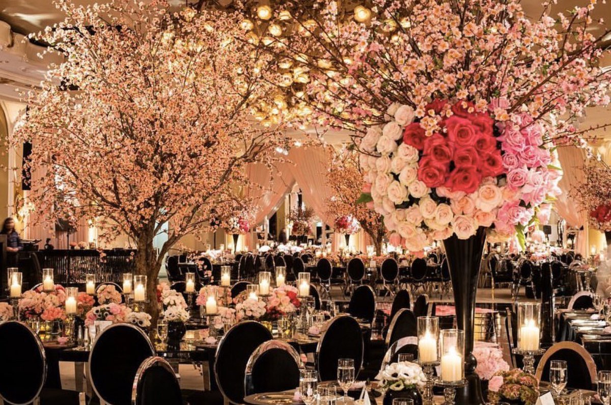 SVNMOOL's tweet photo. hope everyone’s enjoying the lovely cherry blossoms 🌸 &amp; roses 🌹 that were used to decorate our space tonight! #SNMLLAUNCH https://t.co/e2NDo18shd