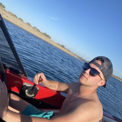ethanstech2's tweet image. Lemme drive da boat⛵️ #NewProfilePic