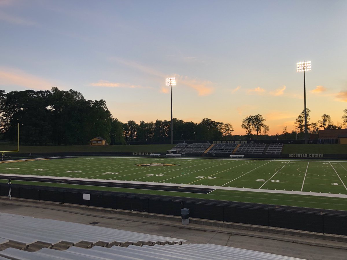 ChiefsSequoyah's tweet photo. Another beautiful night in Chief Country in tribute to the class of 2020! https://t.co/IjWeGLkqeD
