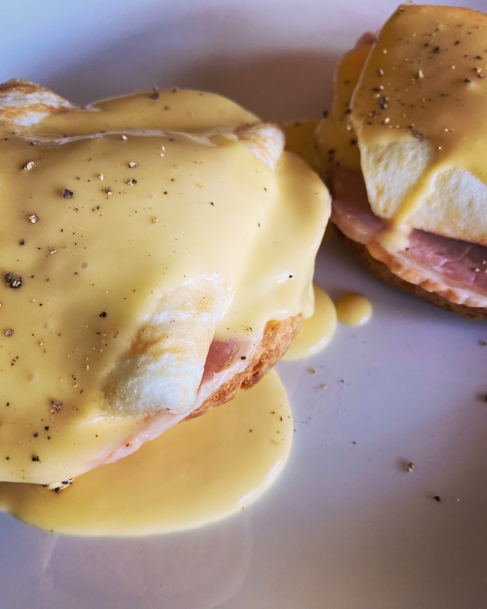 Eggs Benny! all-inclusive package: 
- <a href="/4birdsbakery/">4 Birds Bakery</a> English Muffins 
- choose our Canadian Bacon or Salmon Lox
- local eggs
- all ingredients + instructions for #hollandaise 

shop.smokinggoose.com/shop-products/… #MothersDaySpecials 

Pick Up or get Free Shipping when mix &amp; match any $75+