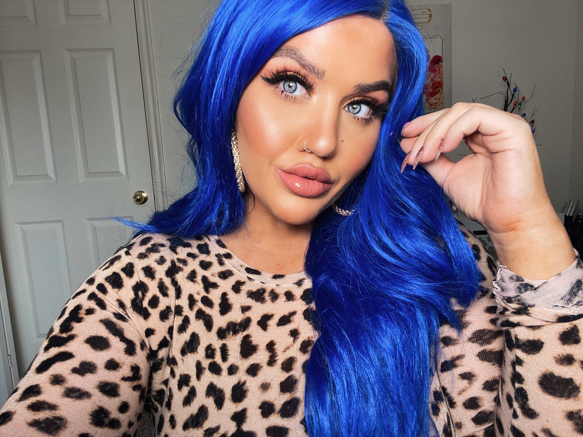JakelieG's tweet photo. Salt &amp; Sugar 💓
@BenefitBeauty brows &amp; Georgia blush
@Jaclynhill @jaclyncosmetics carats 
@christendtweets rustic glam 
@baddieblashes @Jen_ny69 baddie lash
@KosasCosmetics concealer medium bronzer 
@Dior forever glow foundation 
@kyliecosmetics iced latte &amp; creme brûlée https://t.co/WQbHzeJJcu