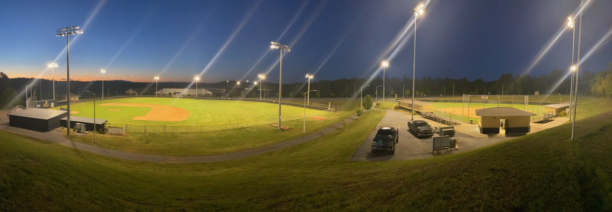 Draughnsports's tweet photo. DHS “Be the Light Challenge”! https://t.co/kErHWlZkn0