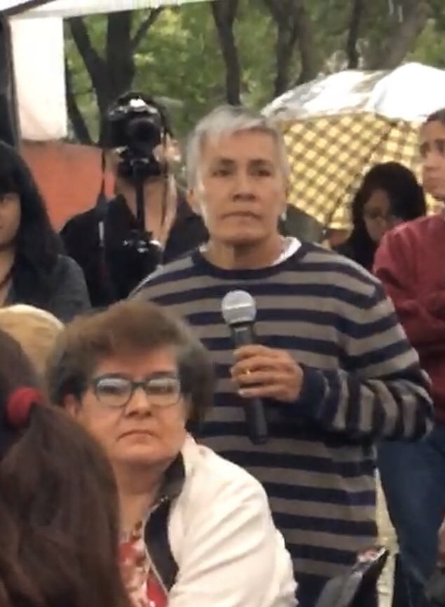 LaColoniaJuarez's tweet photo. Vecinos de #ColoniaJuarez reportan que la sra. de nombre Guadalupe Casillas se ostenta como integrante de un comité vecinal que ya no existe y se dedica a solicitar pipas de agua y repartir despensas en beneficio de personas del campamento que invade las calles Roma y Milán. https://t.co/jlyGHjoKGr