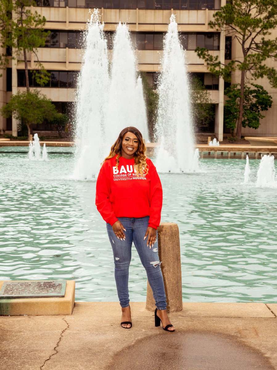 jiiswealth's tweet photo. "Mamba Mentality - it's a way to live, which is trying to get better every day" 
- Kobe Bryant 

3 years at age 20
Summa Cum Laude w/ 4.0 GPA
Dean's List every semester
Internship ➡️ Full time offer
BBA in Accounting

Next up, Masters! #Spring2020 #GradSzn https://t.co/YOwvfQI61j