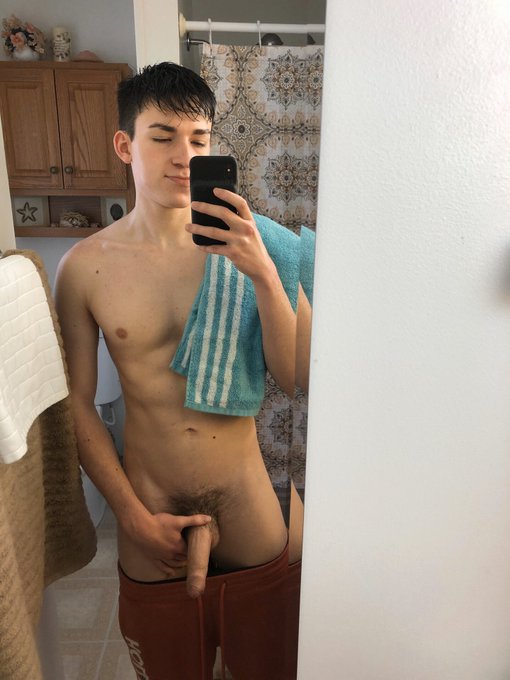 Wanna go for a swim? 💦 https://t.co/WKoqagkvKs