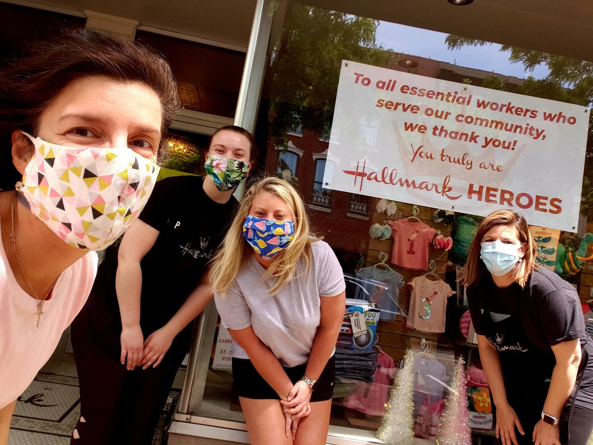 CarrieTergin's tweet photo. To all essential workers who serve our community, we thank you! You truly are #HallmarkHEROES! 
@CarriesHallmark Thank you @BrunersHallmark Nixa for the idea! @Hallmark #SelfiewiththeMayor #HallmarkSelfie https://t.co/SgJlQxUDV1