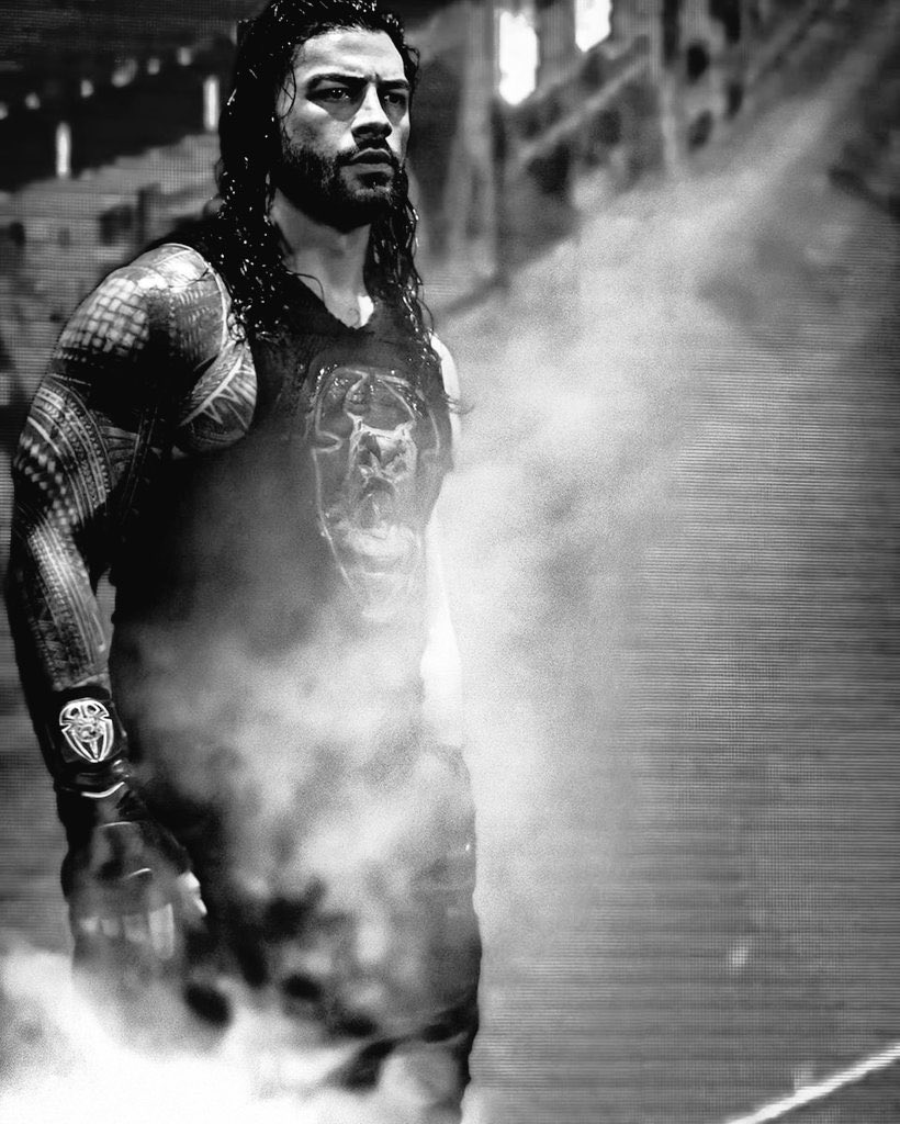 _RElGNSSECTION's tweet photo. Smackdown is not the same without @WWERomanReigns he is miss https://t.co/9oCm29jn7d
