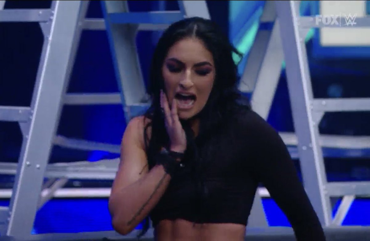 DevilleWorshipr's tweet photo. Guys I am deceased ☠💀 💜🖤
Im so proud of her.
You have no freaking idea how much this means to me.
Did I mention im proud 🥺🥺🖤💜
#SonyaInTheBank #SonyaDeville #2020YearOfDeville #loading #ComingSoon #Smackdown #WomansChampion https://t.co/8WgDPluCsx
