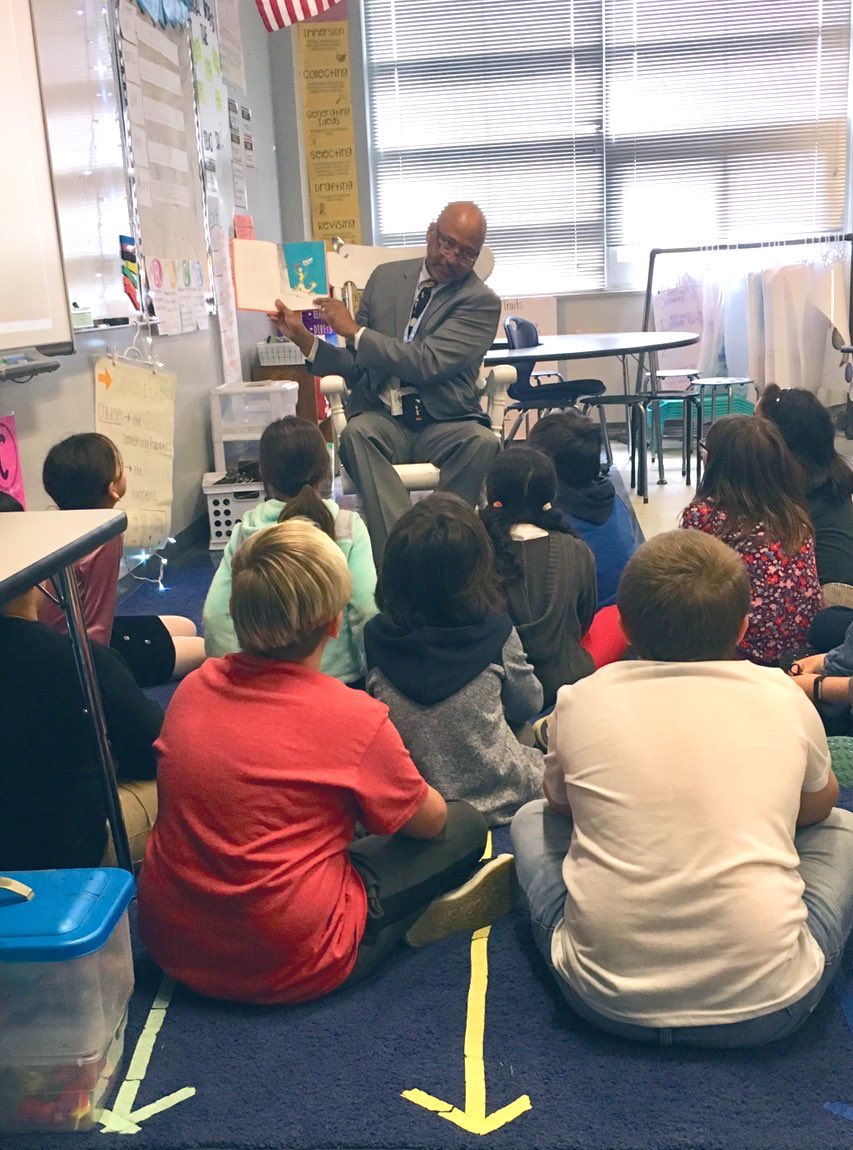 CastleHayneES's tweet image. Happy National Principal’s Day to @sjhighsmith !! We are grateful for your leadership! #WeAreFamily #cheshc #nhcschat