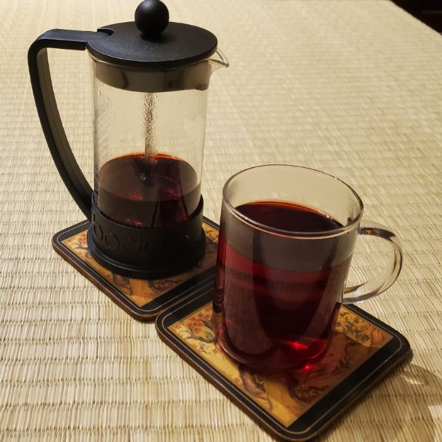 Nightly tea time.Hibiscus.Hibiscus is great if you really love flowery herbal teas. The flavor is a bit strong (even cloying) so I usually only add it to other teas like rooibos, but tonight I'm having it on its own. It's also lovely when iced.