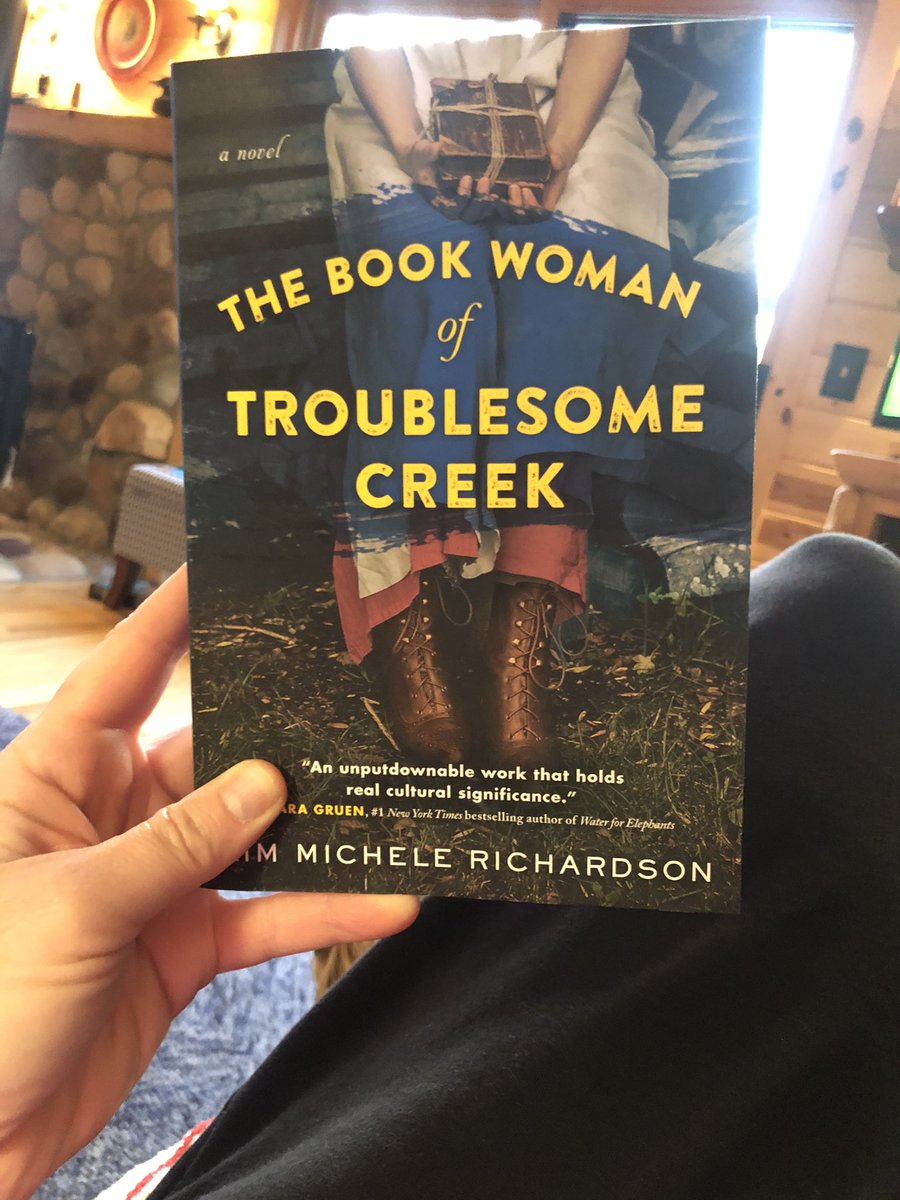 SarahJKLightner's tweet photo. Cabin read. #MsLightnerReads @KYBookWoman #TheBookWomanOfTroublesomeCreek https://t.co/eIuExXTOVv