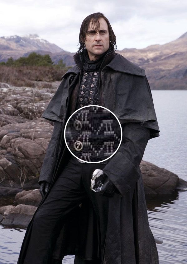 BeneGesserwitch's tweet photo. Holy shit!! The princes’ numbers are in their costumes!!???? And I thought it was impossible to love this movie even more 😭😭😭 #Stardust2007
(Quartus and Sextus were too hard to find a good pic of but LOOK QUINTUS. The X numerals are embroidered with little 5s 😱) https://t.co/8iG5HHUjFB