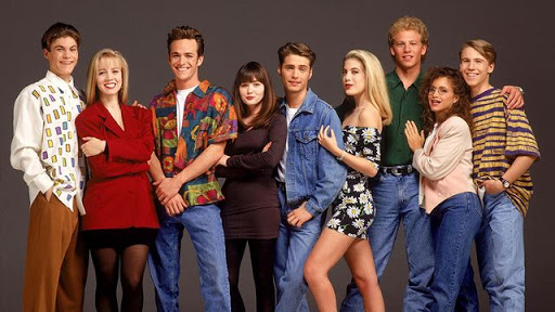 Beverly Hills (1990)Average age gap: 5.5Brenda (15.5) - Shannen (19)Brandon (15.5) - Jason (21)Kelly (15.5) - Jennie (18)Steve (15.5) - Ian (26)Andrea (15.5) - Gabrielle (29) !Dylan (15.5) - Luke (24)David (14.5) - Brian (17)Donna (15.5) - Tori (17)Scott (14.5) - (16)