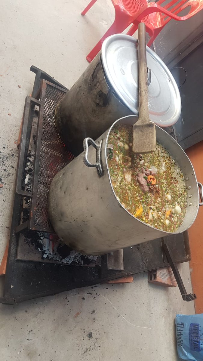 Dario34922702's tweet photo. V-21-24 ...1 de Mayo ,seguimos trabajando . agradezco a los vecinos que nos invitaron un #ALTOLOCRO reconociendo nos por nuestro compromiso con los vecinos .#DGGIS #IVC https://t.co/UYfrypqKNm