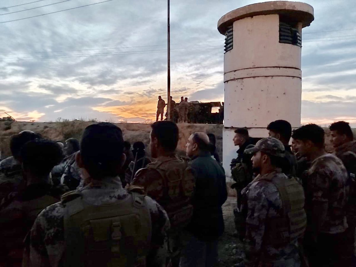 Victor_Iraq's tweet image. قواتنا الامنية الباسلة وابطال الحشد الشعبي يغيرون على اوكار جراثيم د١عش بـ اسناد من طيران الجيش العراقي
لملاحقة فلول الارهابيين وما تبقى منهم بعد صد التعرضات الغادرة في محيط #سامراء و #مكيشيفة
،
النصر دائماً حليف الابطال