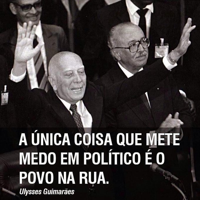 prosapolitica's tweet photo. "A única coisa que mete medo em político é o povo na rua." 
(Ulysses Guimarães)

Mas não vai adiantar mais só vestir camisa da seleção e balançar bandeirinhas.

O #GolpeDoSTF será desferido. https://t.co/vnXeMmaz4b