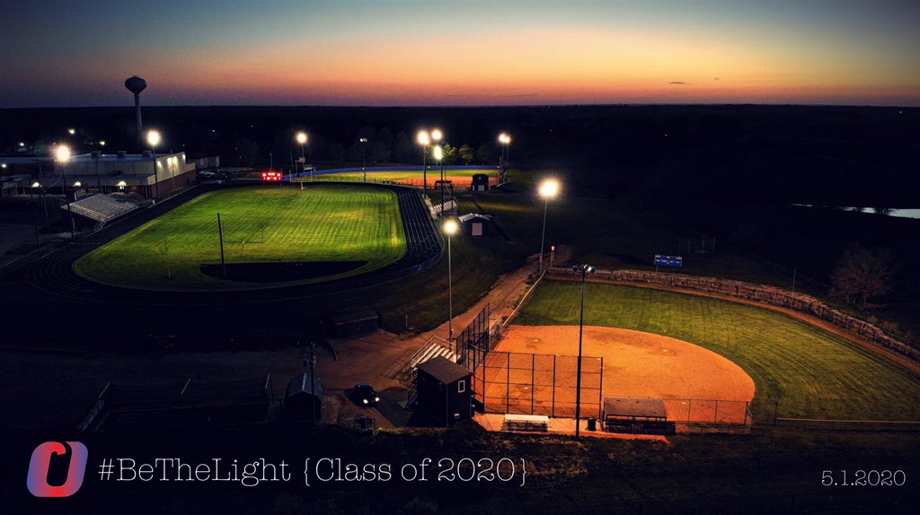 mrsnewmanmath's tweet photo. Another great night honoring our #seniors! #Classof2020 #BeTheLight #OHSDrones @OskaloosaBears https://t.co/nmZ2EhsOs6