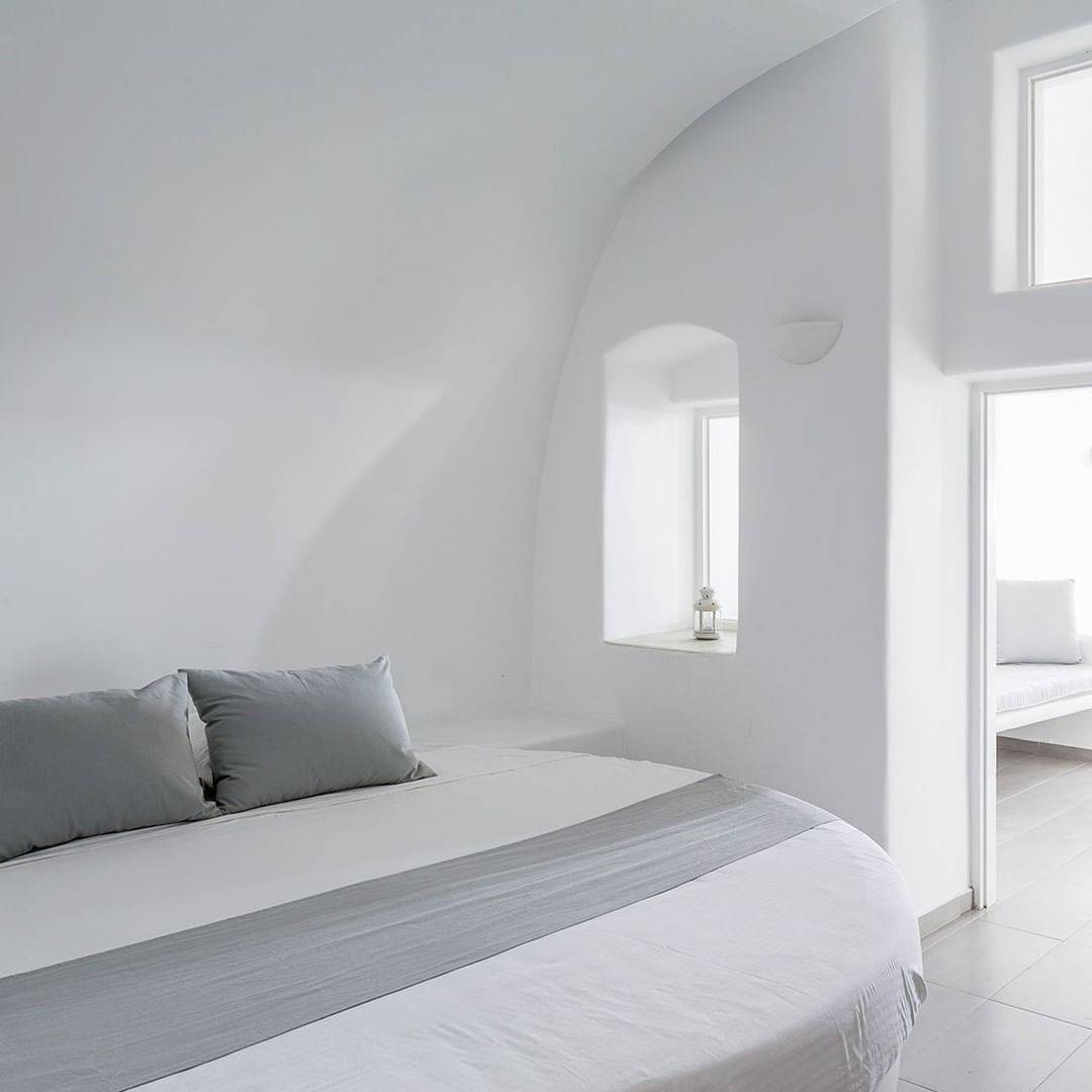 ThatOneTrip's tweet photo. Just how pure your stay could be! Pegasus Suites &amp; Spa Hotel Santorini 🛀🏖️ #thatonetrip 
.
.
.
.
.
#amazingdestinations #pegasus #bbctravel #beautiful_destinations #follow #travelinfluencer #traveltalk #bucketlist #greece #santorini #luxurytravel #traveller #honeymoon #trip https://t.co/hLOOMOABcK