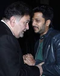 Riteishd's tweet photo. Am devastated, heartbroken... King of charm, King of Romance, the legendary actor Rishi ji just said ‘pack-up’. Not fair Sir, you said we will do a film together.... just not fair. https://t.co/EJjJnuSThW