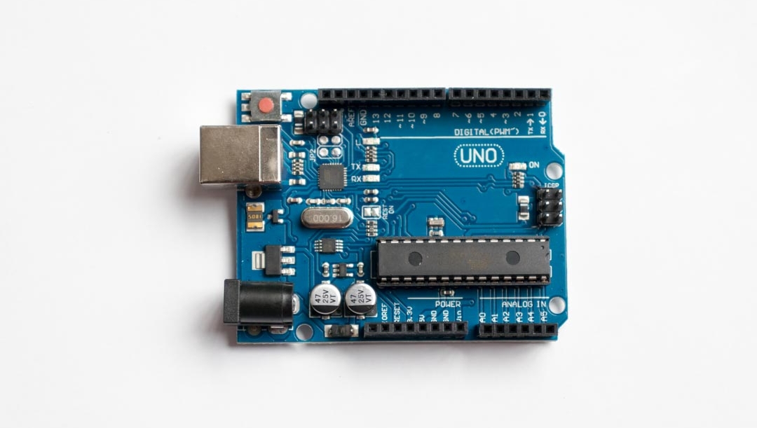 EduboticaInc's tweet image. 🙋‍♀️🙋‍♂️ Levanta la mano si sabes manejar este #ArduinoUno⁠
⁠
⁠
⁠
⁠
⁠
#MyRobotAcademy #ClubesEdubótica #Construyetufuturo #electronics  #maker #makersgonnamake #Arduino #makersmovement  #makegirls #technology #Future #Dispositivos #placas #placasarduino