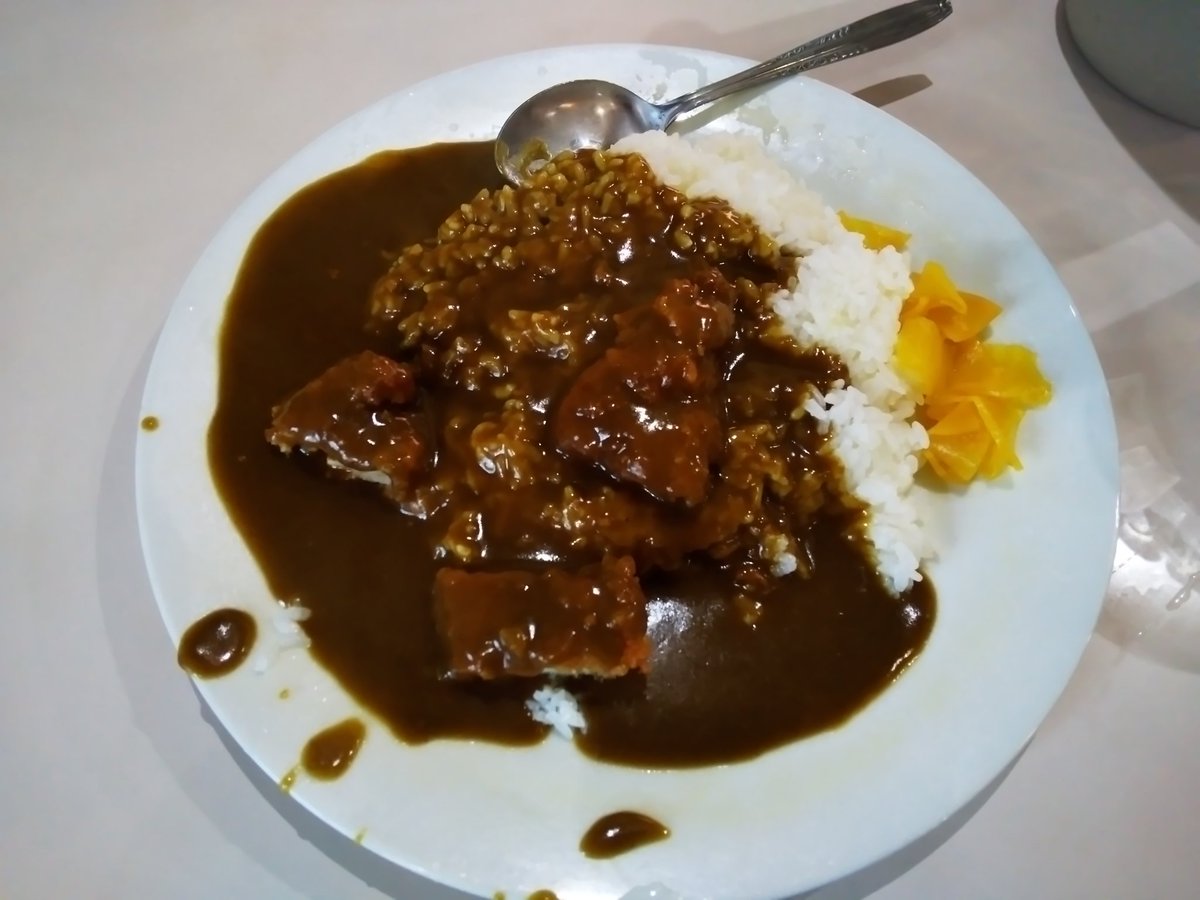 JohnSoumicky's tweet photo. 今日のランチは300円カレー🍛
いつものコーエイです。
カツも乗っててたったの300円で美味しいんです♪
ごちそうさまでした! https://t.co/esDThJ2q2F