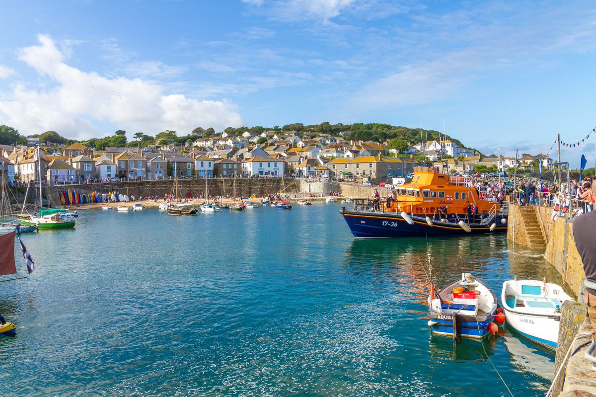 Beautiful Mousehole! 😊 <a href="/penleelifeboat/">RNLI Penlee Lifeboat</a> <a href="/TourPenzance/">Tour Guide/Stadtführung Penzance</a> <a href="/AspectsHolidays/">Aspects Holidays</a> @realcornishcrab  <a href="/pride_ocean/">Ocean Pride Project</a> <a href="/ClassicCottages/">Classic Cottages</a> <a href="/VisitCornwall/">Cornwall</a> <a href="/VisitPenzance/">PENZANCE</a> <a href="/leroundhouse/">The Old Coastguard</a>