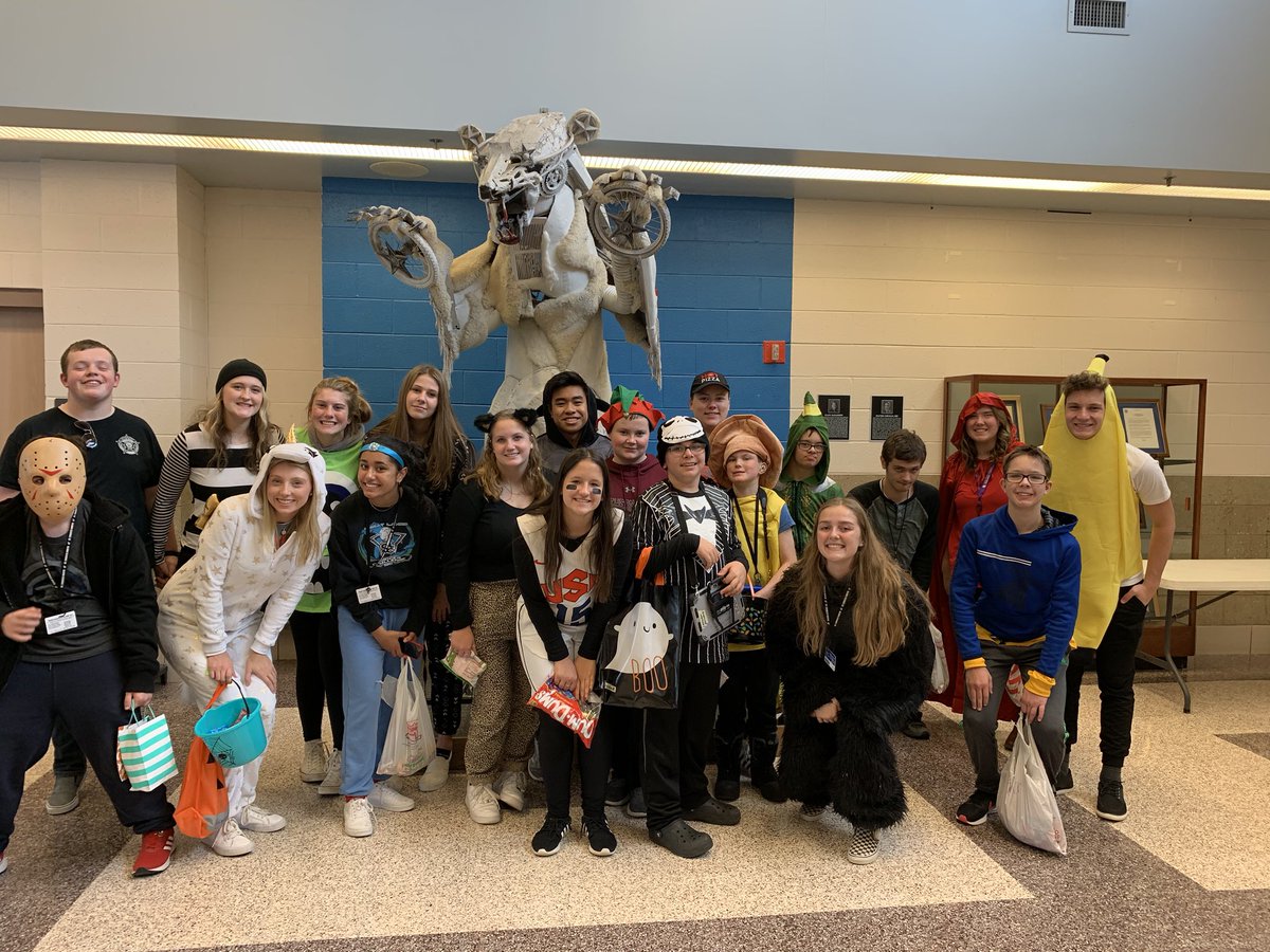 nataliehenne1's tweet image. Fun Memories ❤️ #scnblessed #seniors2020 
@SCNStuCo @StCharlesNorth