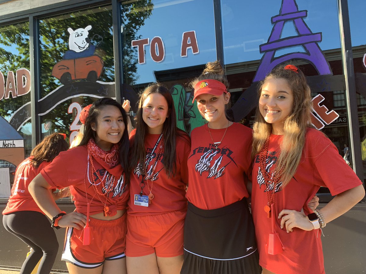 nataliehenne1's tweet image. Fun Memories ❤️ #scnblessed #seniors2020 
@SCNStuCo @StCharlesNorth