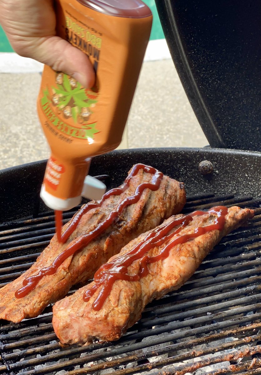 FiveMonkeysBBQ's tweet photo. #homecooking always warms the soul! #og5m pork tenderloin: @bbq__queen seasoned grilled tenderloin, offset grilled for about 15-20 minutes then seared over direct heat on the @webergrills Master Touch, sauced with #5MOC and pulled at 142 then rested, roasted broccoli &amp;... https://t.co/2sehmGuSGS