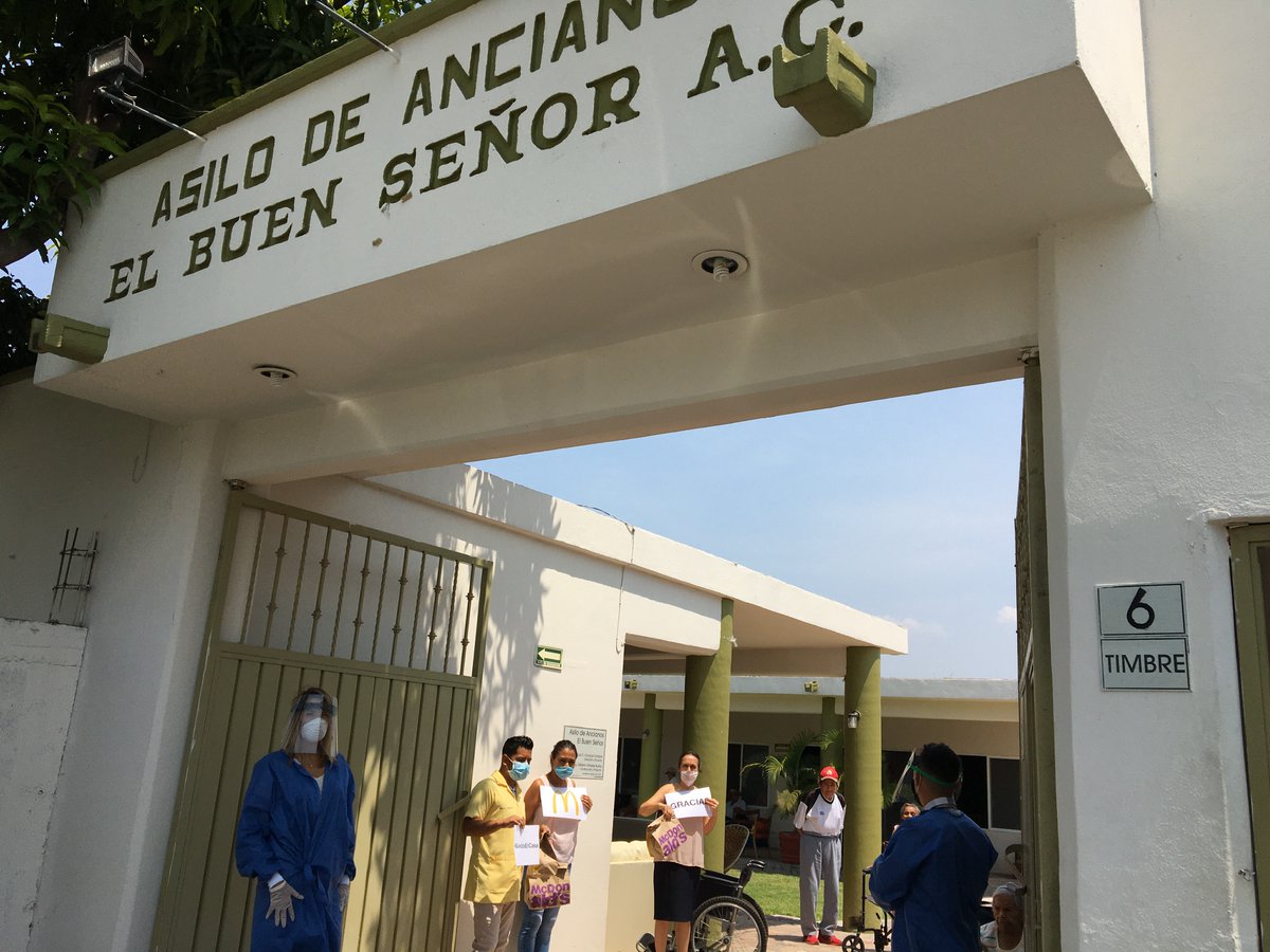 Erikadelfierro's tweet photo. #FundacionSapiencia AC y la empresa #Degasa entregan equipo de protección a personal del Asilo El Buen Señor, Hospital General de #Tetecala y en centros de salud de Tetecala, Coatlán del Río, #Miacatlán y #Mazatepec #Morelos #QuedateEnCasa #CoronavirusMx #Covid19 https://t.co/TfqBamYTOF