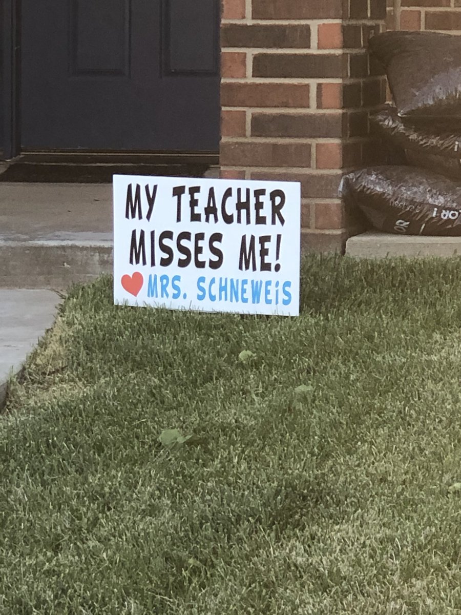 Evening stroll in the neighborhood &amp; I saw this sign in a yard! <a href="/schneweisw/">Whitney Schneweis</a> leaving a little love! #CISDRocks @CityViewElem