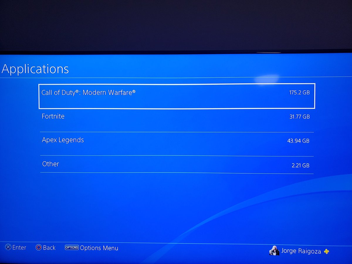 FORFEgaming's tweet image. Here I was thinking the #codupdate would download and install automatically..... Guess 108GB of free storage + 175GB of #COD files is not enough........... How's this even possible?