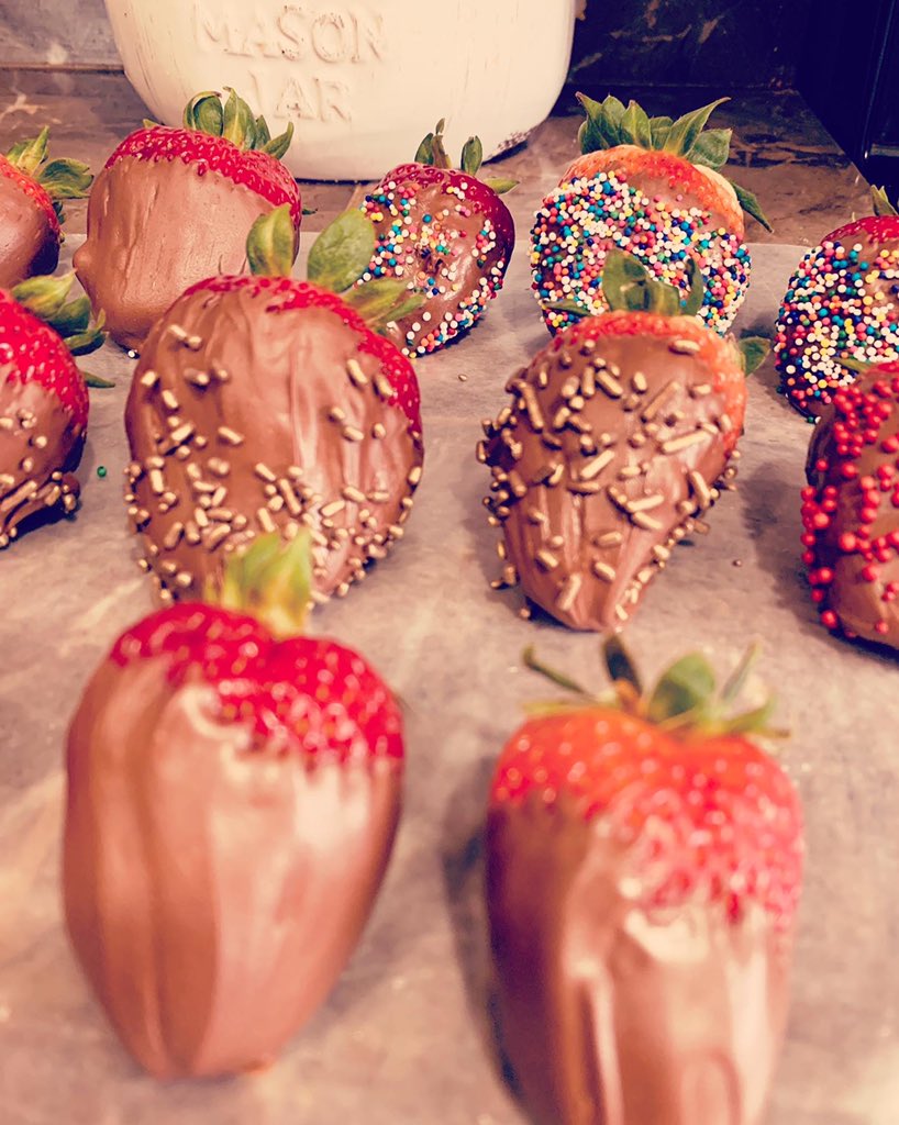 smtinker85's tweet photo. Eliana and her cravings 🍫 🍓💕🥰 https://t.co/ge9ImzUyqo