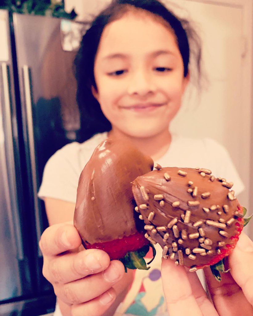smtinker85's tweet photo. Eliana and her cravings 🍫 🍓💕🥰 https://t.co/ge9ImzUyqo