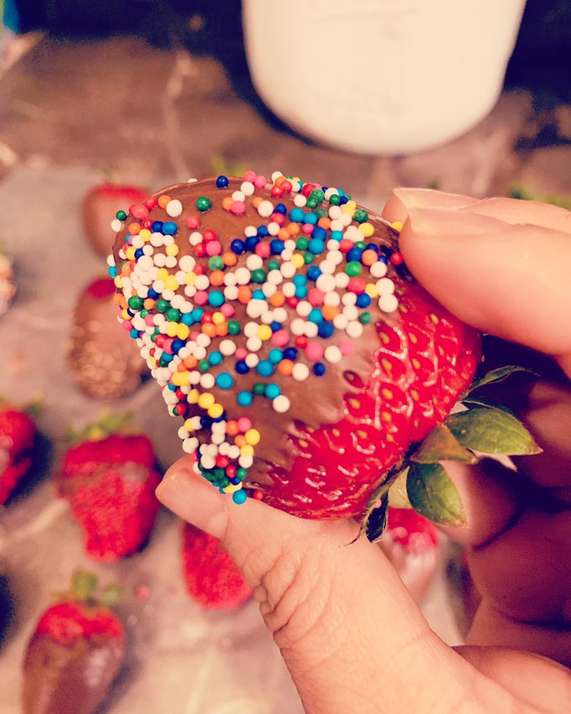 smtinker85's tweet photo. Eliana and her cravings 🍫 🍓💕🥰 https://t.co/ge9ImzUyqo